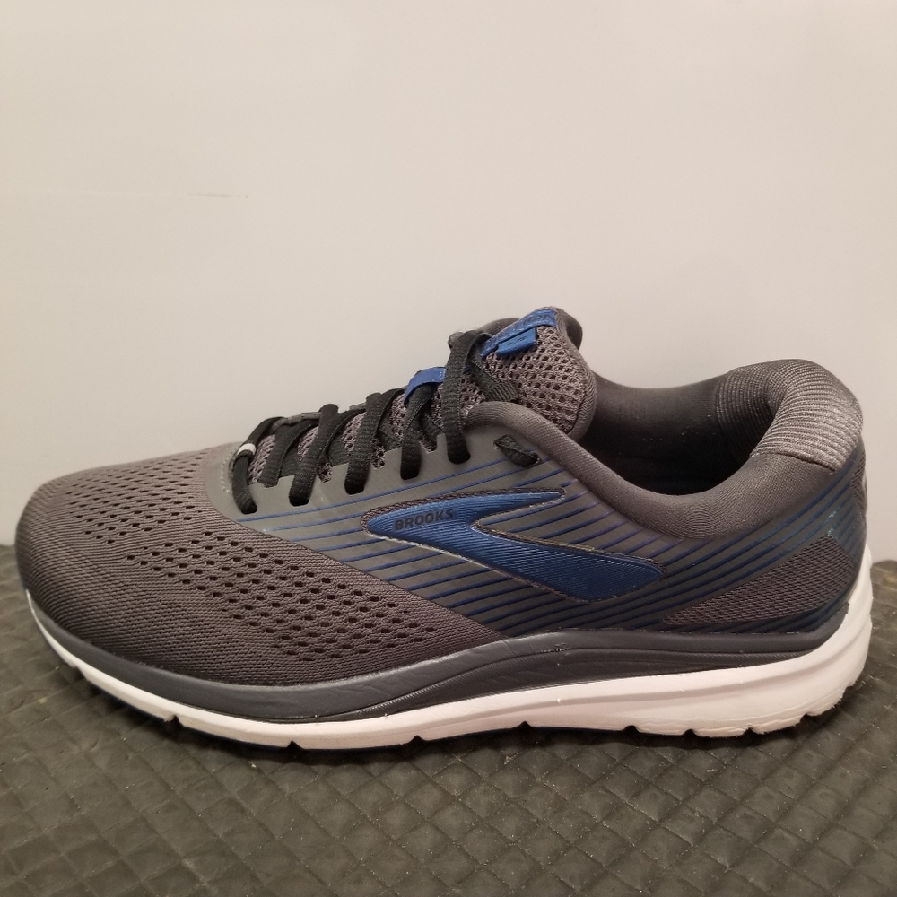 Brooks Addiction 14 Men's Running Shoe * Size: 8 Wide (2E)